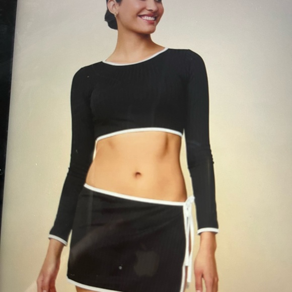 Solid and Striped Nola Ribbed Rashguard - Picture 1 of 6